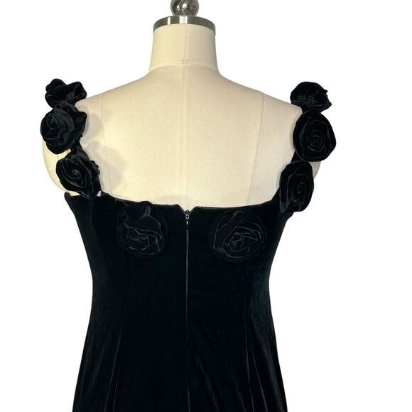 Avec Les Filles Black Velvet Rosette Mini Cocktail Dress | 8 - Picture 5 of 8